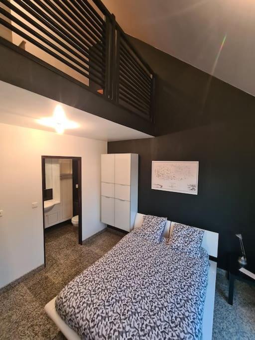 Dans Une Maison Familiale Avec Jardin A 800M De La Plage Bréville-sur-Mer Extérieur photo