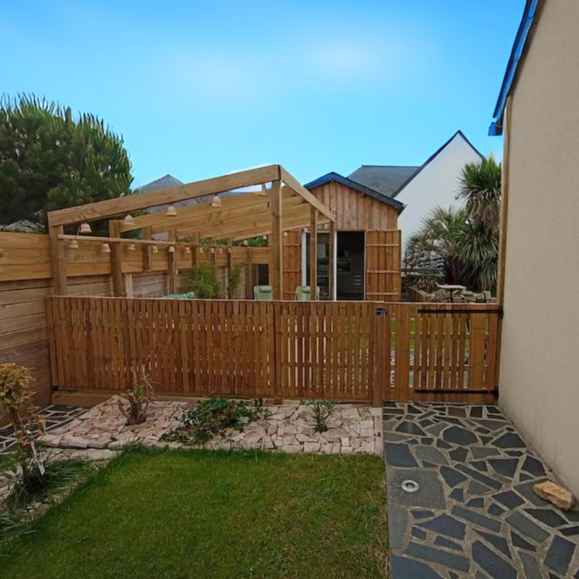 Dans Une Maison Familiale Avec Jardin A 800M De La Plage Bréville-sur-Mer Extérieur photo